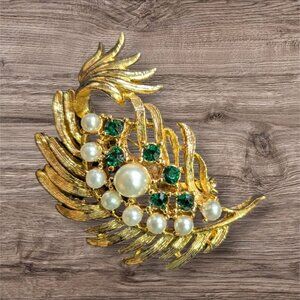 Vintage Gerrys Gold Leaf Brooch With Faux Pearls & Green RhinestonesFeather‎